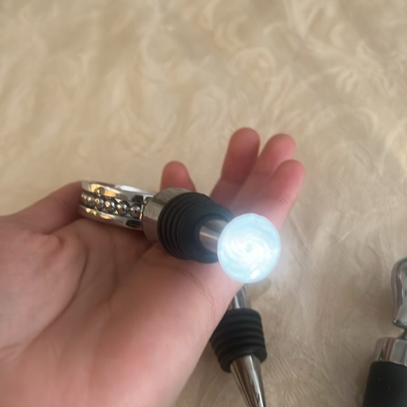 Reusable Wine Cork Bottle Wine Stopper Top Closer Seal will get all 3 of them - Picture 6 of 14